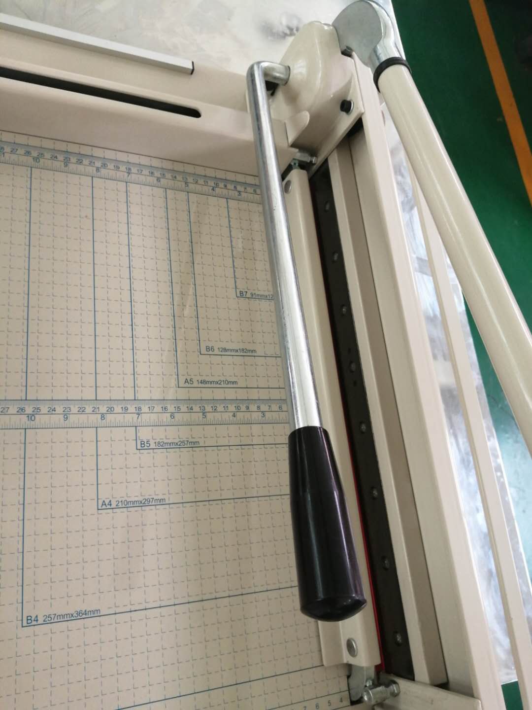 Qike 868-A3 Hot Sales Desktop  - Paper Cutting Guillotine 评论和价格