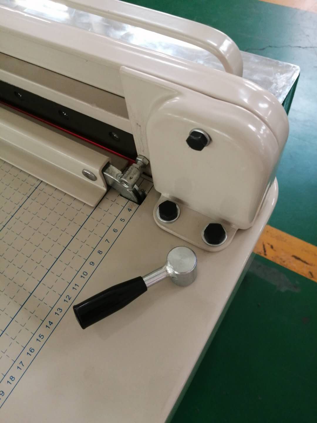 Qike 868-A3 Hot Sales Desktop  - Paper Cutting Guillotine 评论和价格